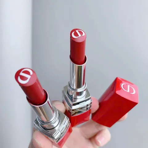 Son Dior 880 Ultra Care Lipstick – Dưỡng Môi Mềm Mại, Chất Son Cao Cấp, Phong Cách Thời Trang, Quà Tặng Hoàn Hảo