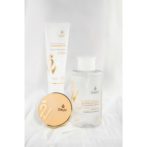 Sữa rửa mặt Daliv dưỡng ẩm, làm sáng da thành phần B5 lành tính 120ML