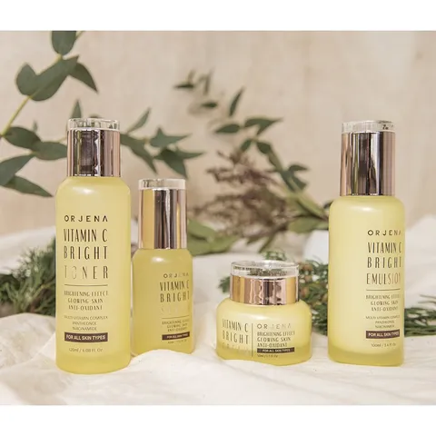 Kem Dưỡng Orjena Chiết Xuất Vitamin C  50ML Giúp Làm Sáng Da Làm Đều Màu Da Cấp Ẩm sâu cho làn da mịn màng căng mướt