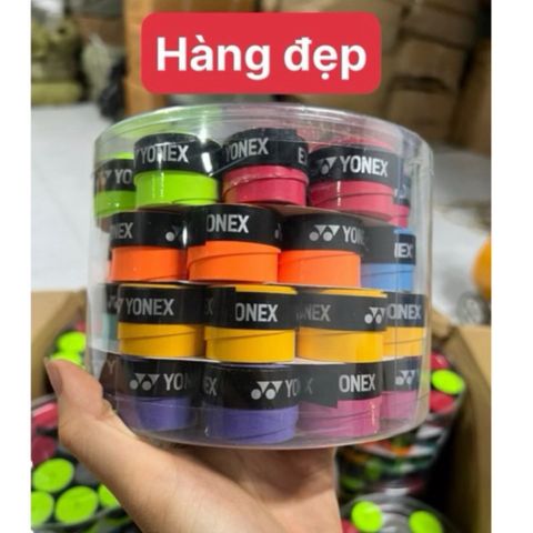Quấn cán vợt pickleball yonex nhiều màu sắc, tạo cảm giác chắc chắn và thoáng mát khi cầm vợt