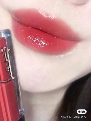 Son Dior 029 Lip Maximizer Intense Grape ( tách set ko vỏ giấy) - Son Môi Bóng Mịn Hồng Nho, Không Vỏ Hộp, Phù Hợp Trẻ Trung, Sang Trọng