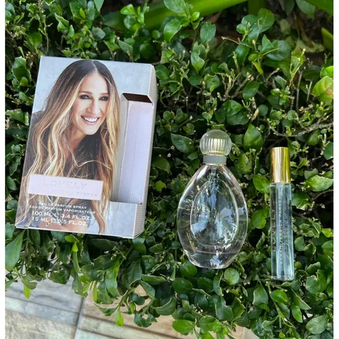 Thanh lí vỏ hộp cũ Set Nước hoa nữ Sarah Jessica Parker Lovely Eau de Parfum