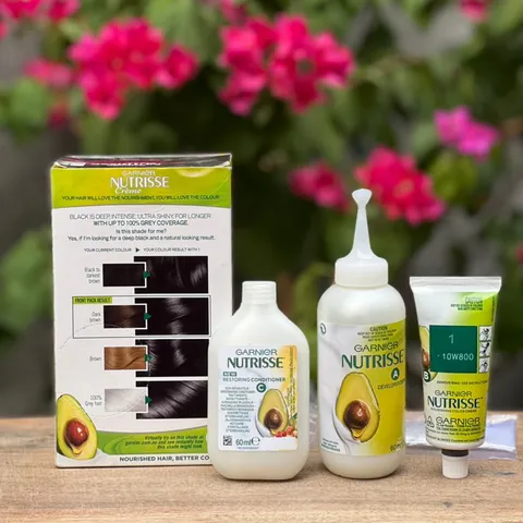 Nhuộm tóc Garnier Nutrisse Ultra cream màu đen số 1 629014
