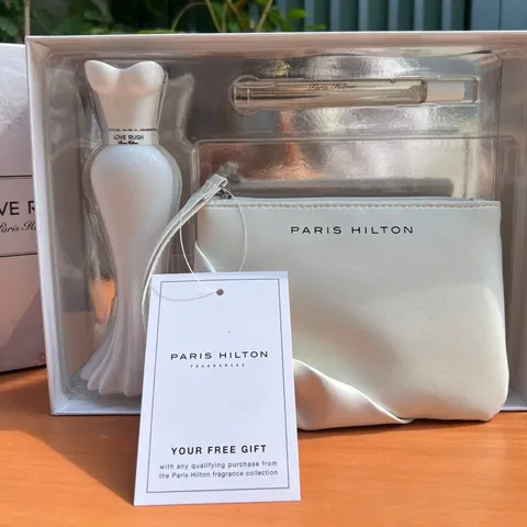 Set Nước hoa nữ Paris Hilton Love Rush Set gồm 1 nước hoa 100ml + 1 ví 629023