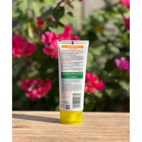 Sữa rửa mặt Garnier vitamin C  face wash 100ml 629036