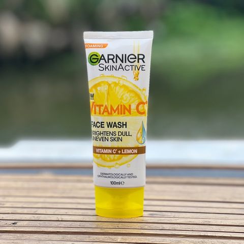 Sữa rửa mặt Garnier vitamin C  face wash 100ml 629036