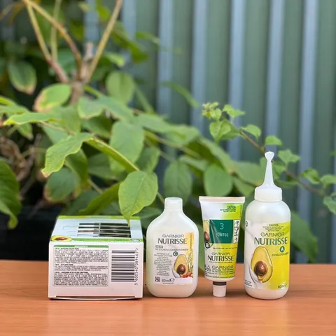 Thuốc nhuộm tóc Garnier Nutrisse màu nâu sẫm đen số 3
