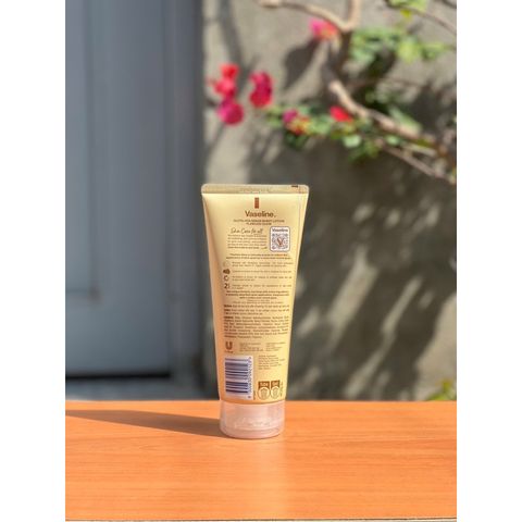 [Hàng Úc] Dưỡng Thể Vaseline Gluta - Hya Serum Bust UV Lotion flawless glow 10x 200ml 629149