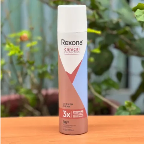 Xịt khử mùi Rexona Shower clear 96h 180ml 629212