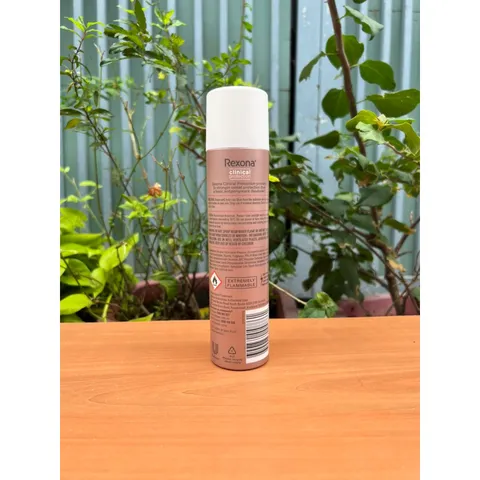 Xịt khử mùi Rexona Shower clear 96h 180ml 629212