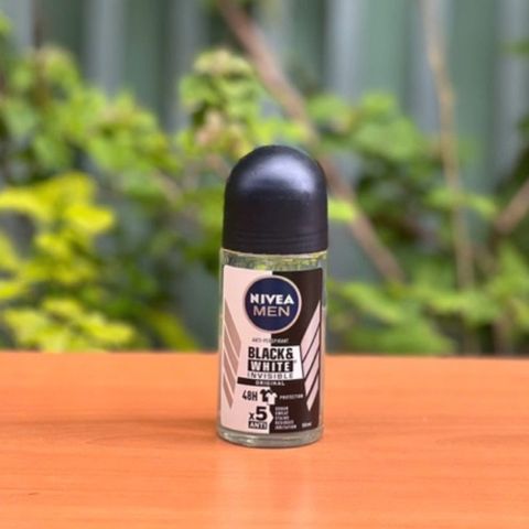Lăn Khử Mùi Cho Nam Ngăn Vệt Ố Vàng Nivea Men Black & White Invisible Anti-Perspirant Roll On 50ml 629255
