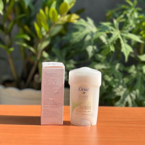Lăn khử mùi cho nữ Dove Women clinic Cream fresh touch 45ml 629286