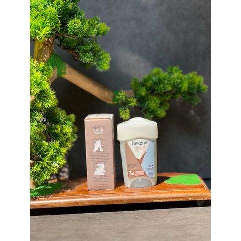 Lăn khử mùi Rexona Clinical Protection Shower Clean dành cho nữ
