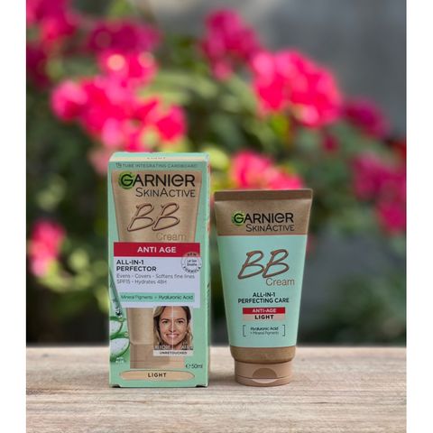 Kem Nền BB Cream Tông Màu Light Garnier BB Cream All In One Perfector Anti Age Light 50mL