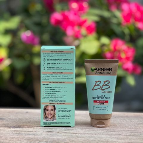 Kem Nền BB Cream Tông Màu Light Garnier BB Cream All In One Perfector Anti Age Light 50mL