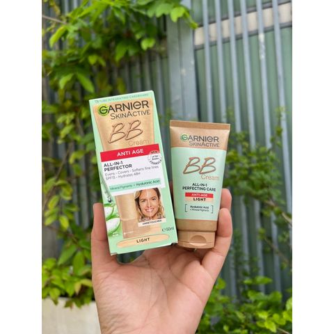 Kem Nền BB Cream Tông Màu Light Garnier BB Cream All In One Perfector Anti Age Light 50mL