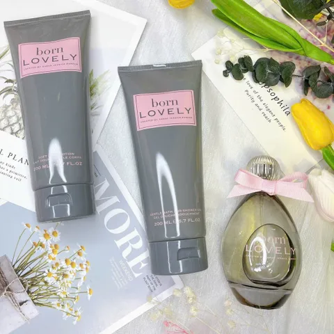 Set nước hoa Born Lovely gồm Nước hoa 100ml, Body lotion 200ml, Sữa tắm 200ml. 629390