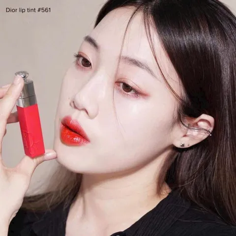 Son Dior 561 Addict Lip Tint Natural Poppy 5ml  ( Ko vỏ hộp )  – lên màu tự nhiên, dưỡng môi mềm mịn