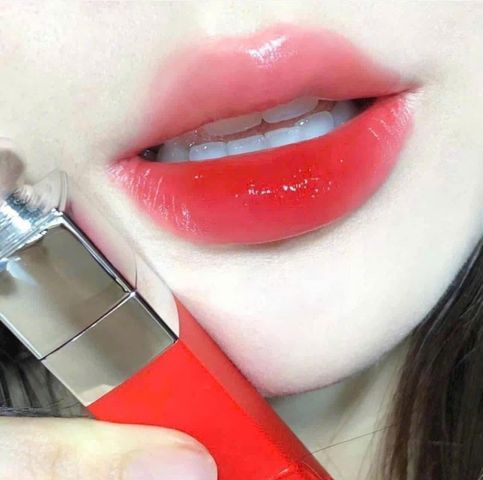 Son Dior 561 Addict Lip Tint Natural Poppy 5ml  ( Ko vỏ hộp )  – lên màu tự nhiên, dưỡng môi mềm mịn
