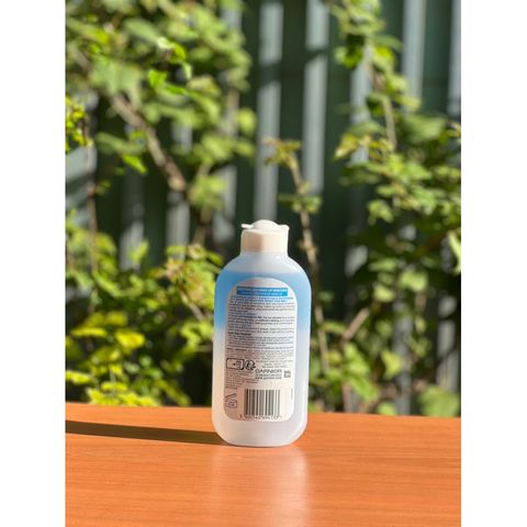 Nước Tẩy Trang Garnier SkinActive Simply Essentials Soothing 2in1 Make-Up Remover Face & Eyes 200ml 629409