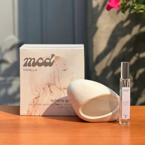 Nước Hoa Nữ Ariana Grande Mod Vanilla Eau De Parfum EDP 10ml 629422
