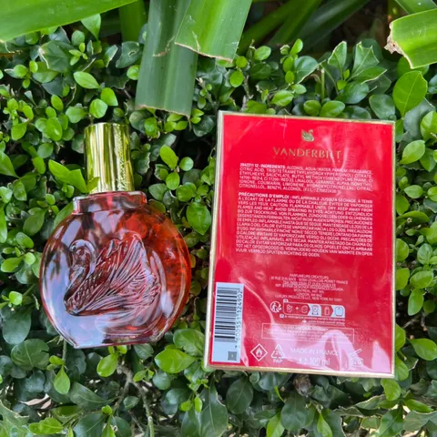 Thanh lý chai đã mở nilong Nước hoa nữ Vanderbilt In Red by Gloria Vanderbilt