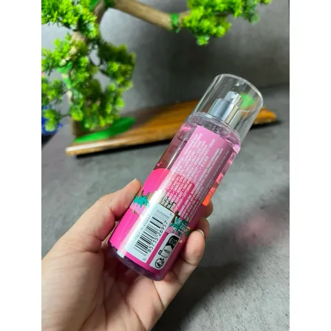 Xịt thơm toàn thân Hollister Los Angeles Hollywood Fragrance Mist 125ml.