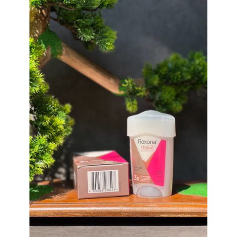 Lăn khử mùi Rexona Women Clinical Protection Ultimate Sport.