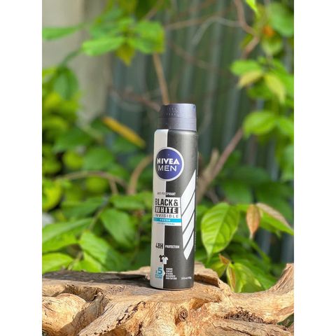 Xịt Khử Mùi Nam Chống Mồ Hôi Nivea Black & White 250ml 629617