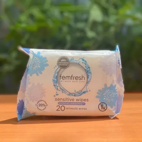 Khăn ướt vệ sinh vùng kín cho da nhạy cảm Femfresh Intimate Skincare 0% Sensitive 20 tờ 629722