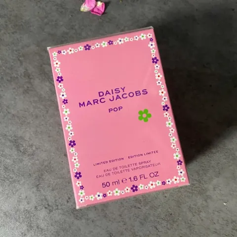 Nước hoa nữ Marc Jacobs Daisy Pop Eau de Toilette 50ml
