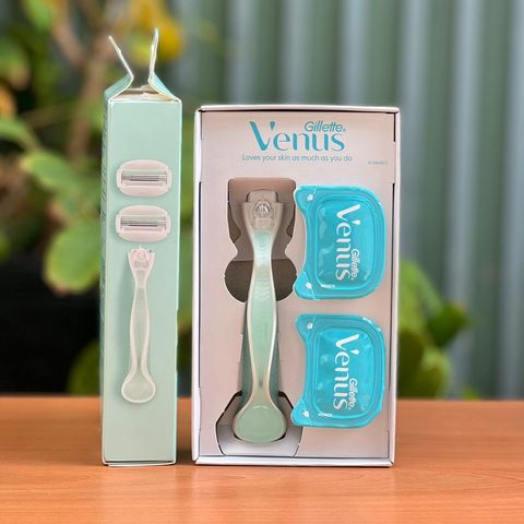 Dao Cạo 3 lưỡi Gillette Venus Comfortglide Sensitive 1 cán 2 đầu thay 629875