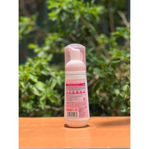 Bọt vệ sinh phụ nữ Femfresh Foam Wash With Shea Butter & Oat Milk Extracts  150 ml
