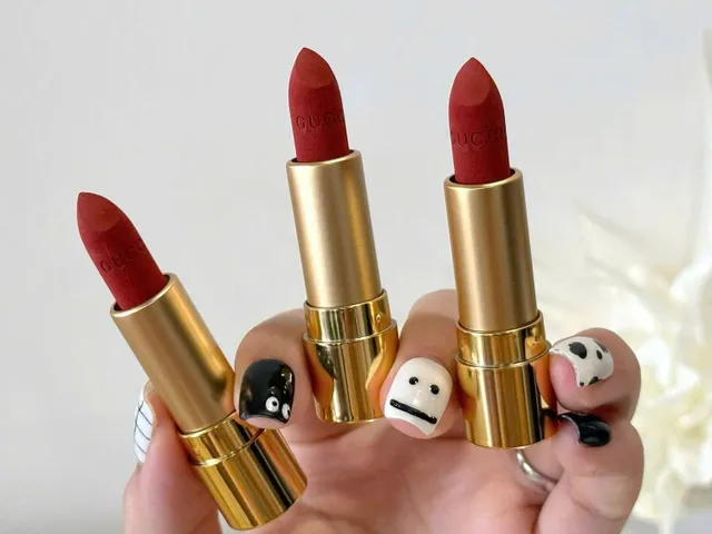Son Gucci 505 Janet Rust Matte 1g - Đỏ Đất Lì Mềm - Son Mini Thời Trang Sang Trọng Cho Mọi Phong Cách