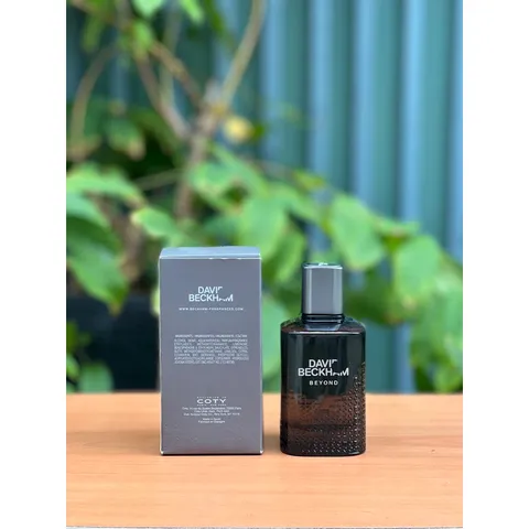 Nước hoa chiết cho nam David Beckham Beyond Eau de Toilette chiết 10ml 630008