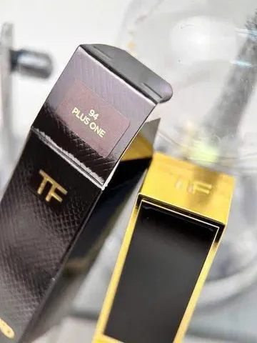 Son Tom Ford 94 Plus One - Màu Lì Tươi Sáng, Dưỡng Môi Mềm, Tôn Da, Phong Cách Sang Trọng, Quà Tặng Hoàn Hảo