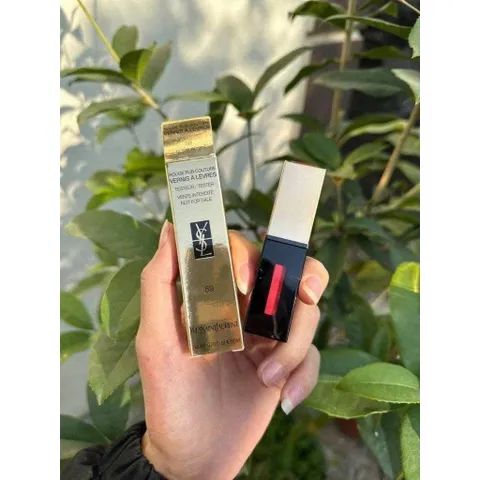 Son YSL 59 Rouge Couture Màu Vernis-A-Levres – Đỏ Rực Giữ Ẩm Môi, Trang Điểm Cao Cấp từ Yves Saint Laurent