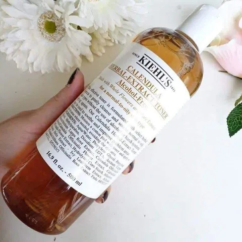 Toner hoa cúc Kiehl's Calendula Herbal Extract Alcohol 500ml