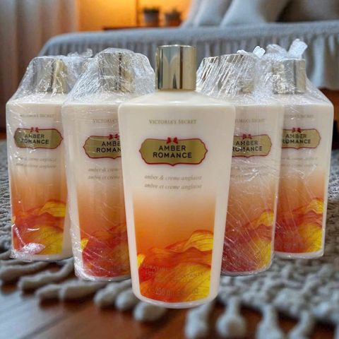 Sữa Dưỡng Thể Victoria’s Secret Amber Romance 250ml - Dưỡng Ẩm & Thơm Lâu