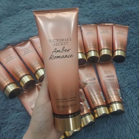 Dưỡng Thể Victoria’s Secret Amber Romance 236ml - Ngọt Ấm, Dưỡng Da Mịn Màng, Hương Thơm Quyến Rũ