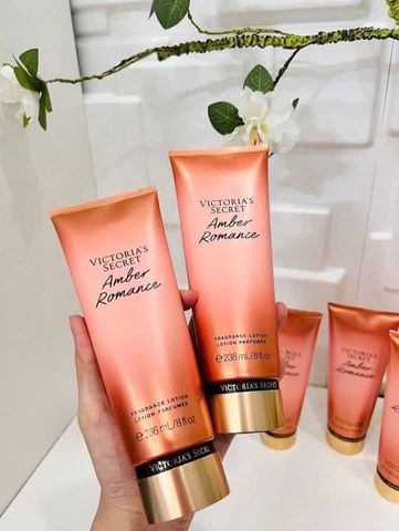 Dưỡng Thể Victoria’s Secret Amber Romance 236ml - Ngọt Ấm, Dưỡng Da Mịn Màng, Hương Thơm Quyến Rũ