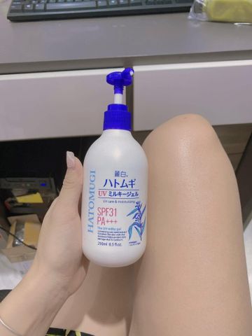 Sữa Dưỡng Da Chống Nắng Hatomugi Spf 31 Pa++ 250G– mềm da, dưỡng ẩm nhanh