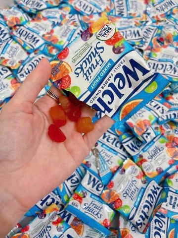 Hộp Kẹo Dẻo Trái Cây Welch's Fruit Snacks 90 Gói - Ngọt Ngào, Tốt Cho Sức Khỏe, Snack Bổ Sung Vitamin Cho Trẻ Em