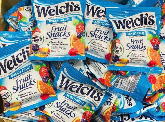 Hộp Kẹo Dẻo Trái Cây Welch's Fruit Snacks 90 Gói - Ngọt Ngào, Tốt Cho Sức Khỏe, Snack Bổ Sung Vitamin Cho Trẻ Em