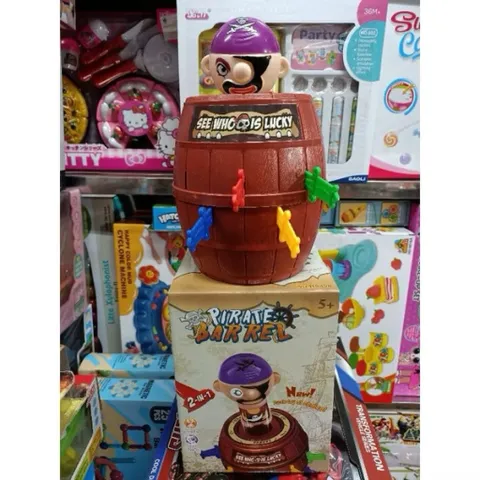 Trò Chơi Pirate Barrel Cắm Kiếm Bật Hải Tặc – Game Gia Đình Vui Nhộn 2–4 Người Chơi Cho Bé 3+ (Hộp Lớn) H9898