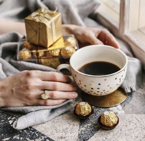 Socola Ferrero Rocher 48 Viên 600g - Hộp Quà Ngọt Ngào Lý Tưởng Cho Dịp Đặc Biệt, Đồ Ngọt Sang Trọng Cho Người Thân