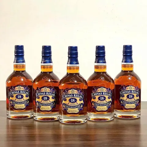 Whisky Chivas Regal 18 Năm 700ml - Hương Vị êm Mượt Cao Cấp - Quà Tặng Lý Tưởng cho Người Yêu Rượu