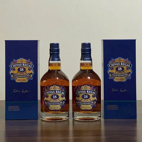 Whisky Chivas Regal 18 Năm 700ml - Hương Vị êm Mượt Cao Cấp - Quà Tặng Lý Tưởng cho Người Yêu Rượu