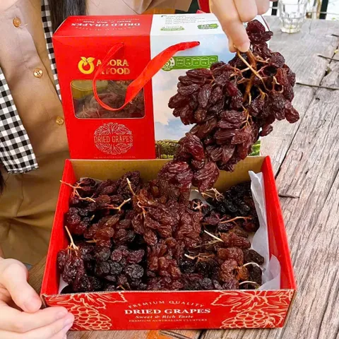 Nho Khô Úc Nguyên Cành Adora ST Food 1kg - Đồ ăn vặt Ngọt Tự Nhiên, Hương Vị Tuyệt Hảo cho Sức Khỏe