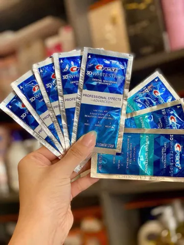Miếng Dán Trắng Răng Crest 32 Miếng - Sản Phẩm Làm Trắng Răng Hiệu Quả Cho Nụ Cười Rạng Rỡ